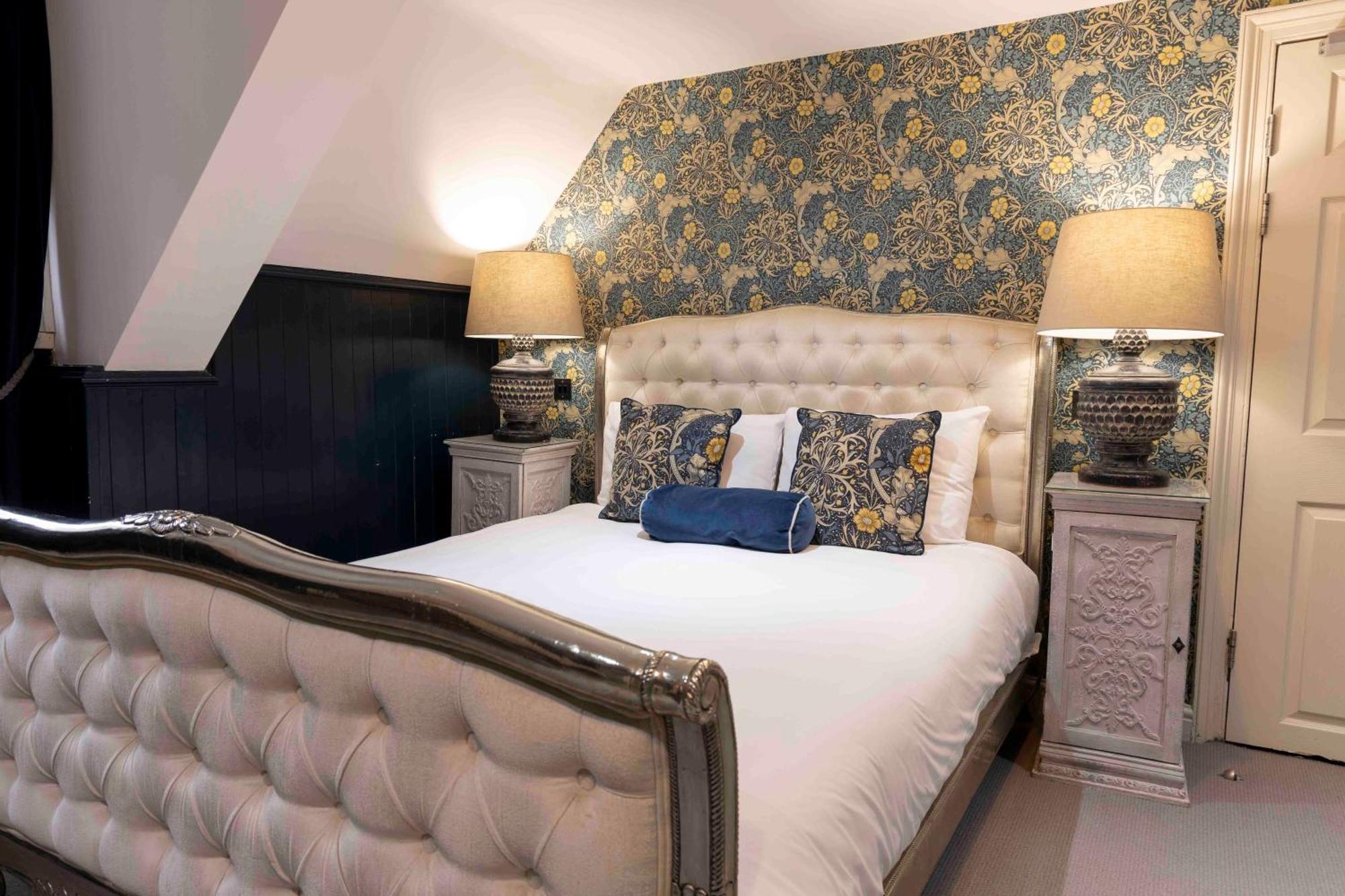 The Dirty Bottles Hotel Алнуик Екстериор снимка