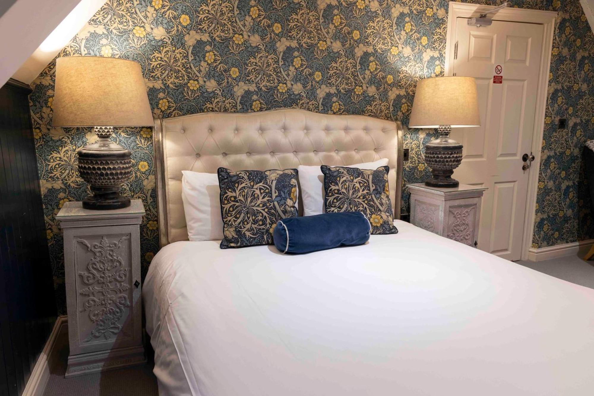 The Dirty Bottles Hotel Алнуик Екстериор снимка