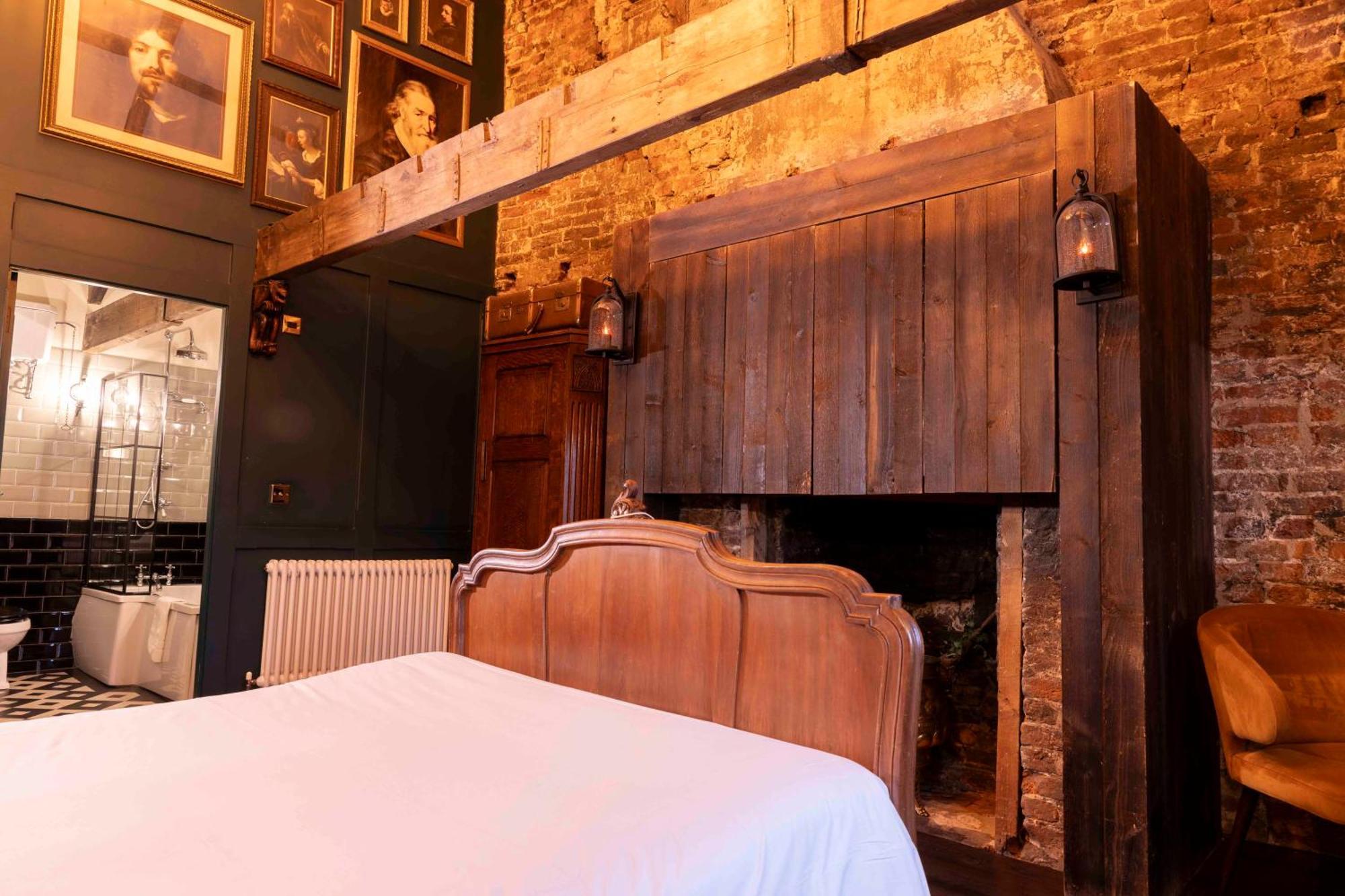 The Dirty Bottles Hotel Алнуик Екстериор снимка